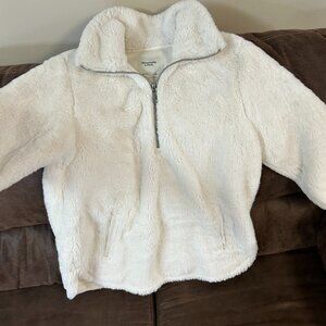 White quarter zip fuzzy Abercrombie & Fitch sherpa